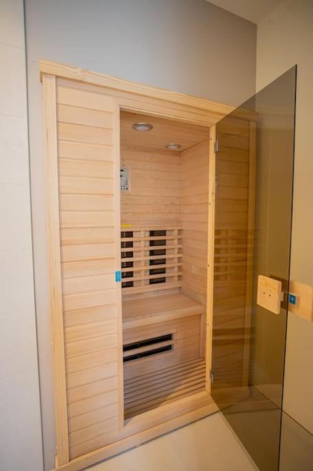 Penthouse Royal, Luxurious And Cozy With Sauna *