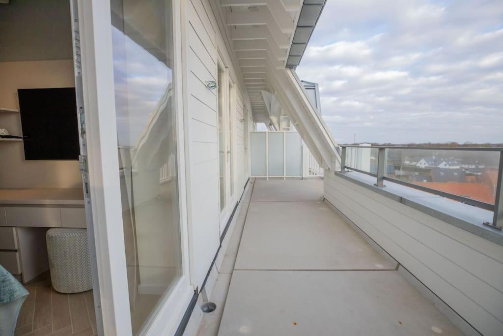 Penthouse Royal, Luxurious And Cozy With Sauna Apartment Cadzand