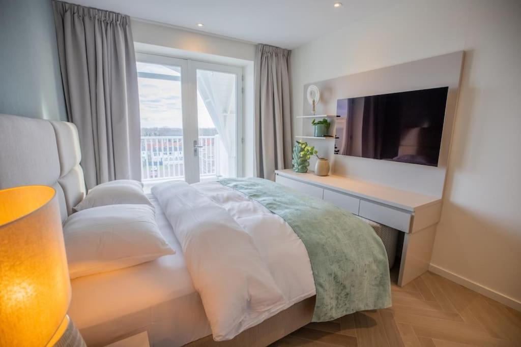 Penthouse Royal, Luxurious And Cozy With Sauna Apartment *