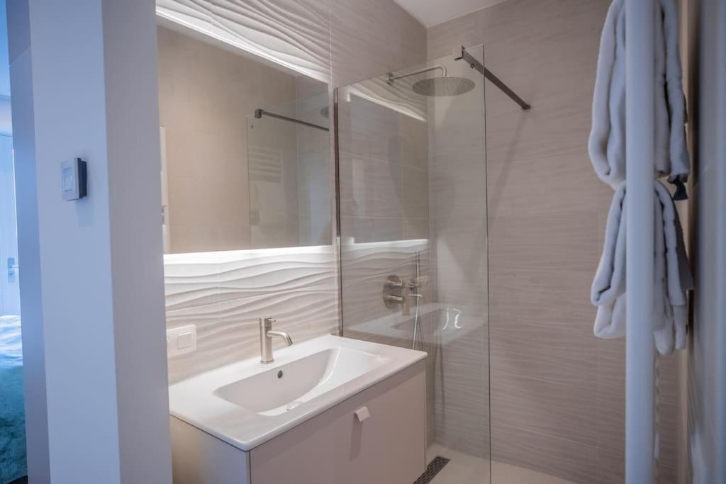 Penthouse Royal, Luxurious And Cozy With Sauna Apartment