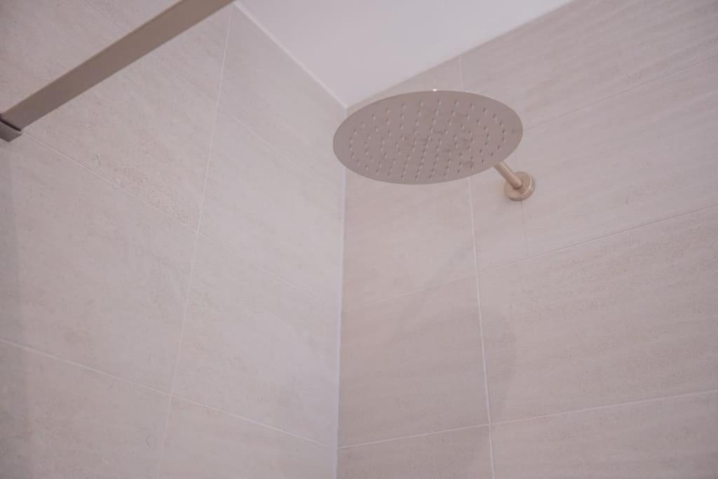 Penthouse Royal, Luxurious And Cozy With Sauna Apartment *