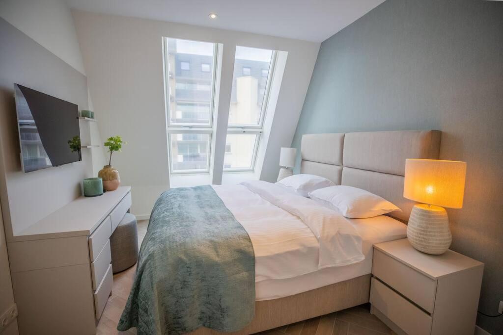 Penthouse Royal, Luxurious And Cozy With Sauna Apartment *