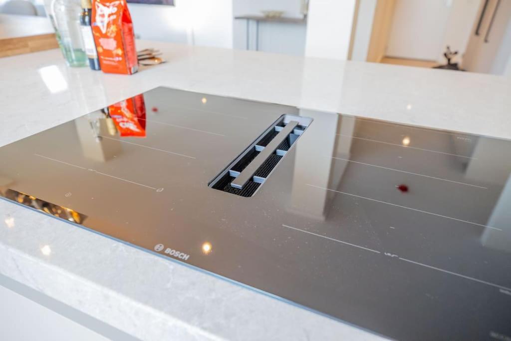 Penthouse Royal, Luxurious And Cozy With Sauna Apartment *